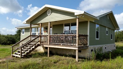 Idyllic Vacation Cottage in the Texas Hill Country near Round Top, Texas - glamping.directory
