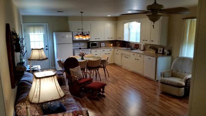 Idyllic Vacation Cottage in the Texas Hill Country near Round Top, Texas - Burton, Texas - glamping.directory