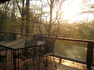 Riverside Cabin with a Hot Tub by Creeper Trailhead in Virginia - Abingdon, Virginia - glamping.directory