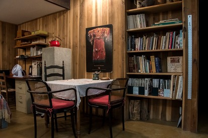 Cozy Ground Floor Suite in a Beautiful Farmhouse for a Unique Getaway in Afton, Virginia - Afton, Virginia - glamping.directory