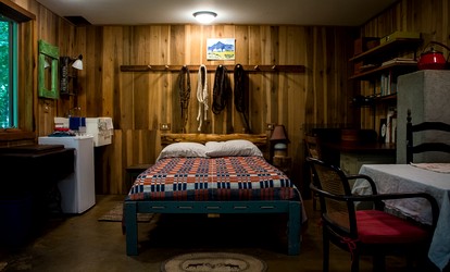 Cozy Ground Floor Suite in a Beautiful Farmhouse for a Unique Getaway in Afton, Virginia - Afton, Virginia - glamping.directory