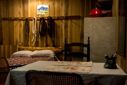 Cozy Ground Floor Suite in a Beautiful Farmhouse for a Unique Getaway in Afton, Virginia - Afton, Virginia - glamping.directory
