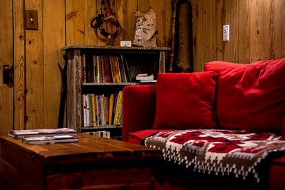 Cozy Ground Floor Suite in a Beautiful Farmhouse for a Unique Getaway in Afton, Virginia - Afton, Virginia - glamping.directory