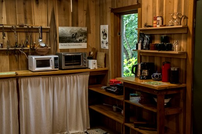 Cozy Ground Floor Suite in a Beautiful Farmhouse for a Unique Getaway in Afton, Virginia - Afton, Virginia - glamping.directory