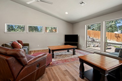 Fantastic Glamping Getaway to Oregon: Luxury Cottage with a Hot Tub in Bend near the Deschutes National Forest - Bend, Oregon - glamping.directory