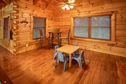 Amazing and Spacious Cabin Rental near Sevierville for a Family Getaway in Tennessee - Sevierville, Tennessee - glamping.directory