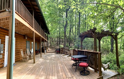 Woodland Log Cabin Rental in the Foothills of the Blue Ridge Mountains, Georgia - Dahlonega, Georgia - glamping.directory