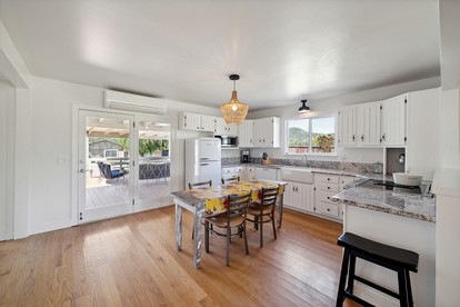 Spectacular Cottage with Stunning Countryside Views in Sonoma, California - Sonoma, California - glamping.directory