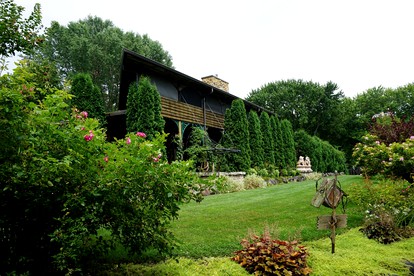 Unique Cabin Rental for a Vacation near Green Lake, Wisconsin - Markesan, Wisconsin - glamping.directory
