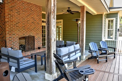 Luxurious Secluded Vineyard Estate with Private 32-Acre Vineyard & Fireplace Porch near Downtown Nashville, Georgia - Nashville, Georgia - glamping.directory