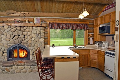 Rocky Mountains Nature Escape: Amazing Log Cabin in Darby, MT - Darby, Montana - glamping.directory