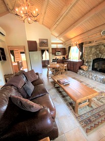 Rocky Mountains Nature Escape: Amazing Log Cabin in Darby, MT - Darby, Montana - glamping.directory