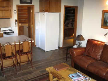 Rocky Mountains Nature Escape: Amazing Log Cabin in Darby, MT - Darby, Montana - glamping.directory