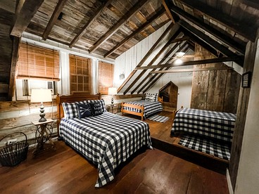 Historic Rural Cabin Ideal for Families in Wilsonville, Alabama - Wilsonville, Alabama - glamping.directory