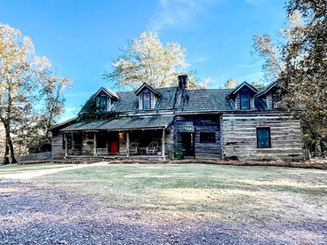 Historic Rural Cabin Ideal for Families in Wilsonville, Alabama - glamping.directory