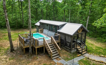Scenic Mountain Cabin with Lake Access and Waterfall Views near South Cumberland State Park Tennessee - glamping.directory