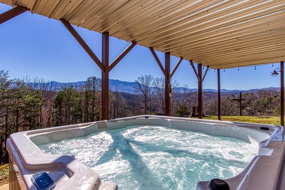 Sevierville, Tennessee Log Cabin, Ideal for a Great Smoky Mountains Glamping Vacation - Sevierville, Tennessee - glamping.directory