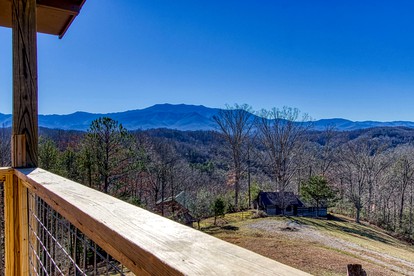 Sevierville, Tennessee Log Cabin, Ideal for a Great Smoky Mountains Glamping Vacation - Sevierville, Tennessee - glamping.directory