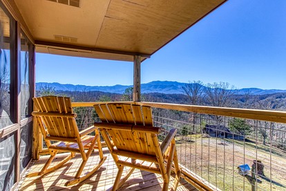 Sevierville, Tennessee Log Cabin, Ideal for a Great Smoky Mountains Glamping Vacation - Sevierville, Tennessee - glamping.directory