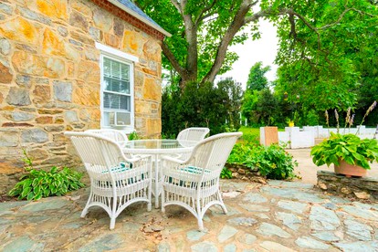 Spacious Cottage Rental for a Family Vacation near Frederick, Maryland - Ijamsville, Maryland - glamping.directory