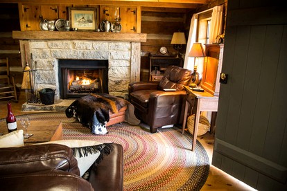 Rustic Cabin Rental with a Fireplace near Kingsport in Rogersville, Tennessee - Rogersville, Tennessee - glamping.directory