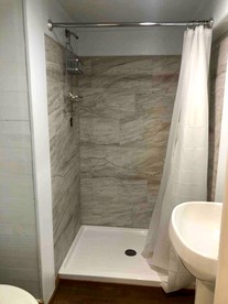 Enchanting Stone Cottage Perfect for Romantic Getaways near Washington D.C - Leesburg, Virginia - glamping.directory