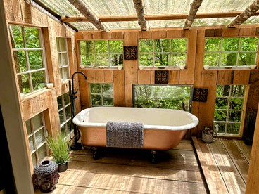 Stunning Pet-Friendly Cabin in Stanton, Kentucky - Ideal for a Family Glamping Trip - Stanton, Kentucky - glamping.directory