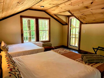 Stunning Pet-Friendly Cabin in Stanton, Kentucky - Ideal for a Family Glamping Trip - Stanton, Kentucky - glamping.directory