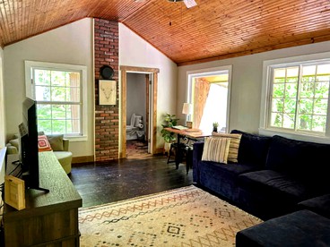 Stunning Pet-Friendly Cabin in Stanton, Kentucky - Ideal for a Family Glamping Trip - Stanton, Kentucky - glamping.directory