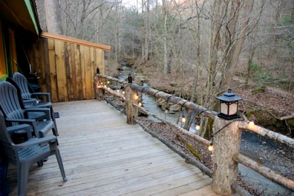 Stunning Pet-Friendly Cabin in Stanton, Kentucky - Ideal for a Family Glamping Trip - Stanton, Kentucky - glamping.directory