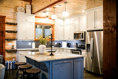 Remarkable Cabin Rental for an Amazing Family Getaway near Broken Bow, Oklahoma - Hochatown, Oklahoma - glamping.directory