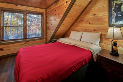 Escape to Paradise: Great Smoky Mountains Cabin with Exclusive Heated Pool - Sevierville, Tennessee - glamping.directory