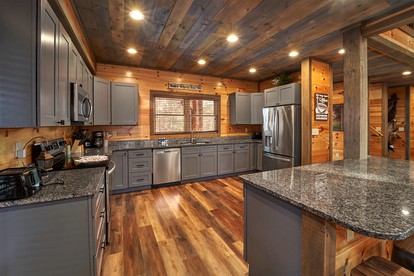 Escape to Paradise: Great Smoky Mountains Cabin with Exclusive Heated Pool - Sevierville, Tennessee - glamping.directory