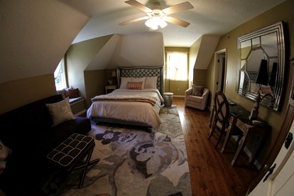 Luxurious Vacation Rental near Whatcom Falls Park in Bellingham, Washington - Bellingham, Washington - glamping.directory