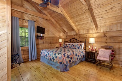 Family-Friendly Mountain Cabin with Jacuzzi in Sevierville, Tennessee - Sevierville, Tennessee - glamping.directory