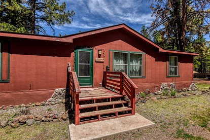 Gorgeous Historic Cabin with Grill and Fire Pit Surrounded by Pines for a Lovely Outdoor Experience in Parks, Arizona - glamping.directory