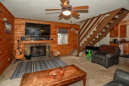 Perfect Family Glamping Getaway Destination: Charming and Comfortable Cabin in Big Bear City, California - Big Bear City, California - glamping.directory