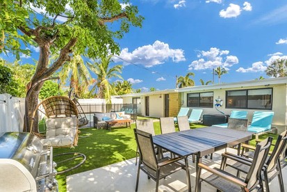 Stylish Surf-Themed Beach House with Private Pool Near Pompano Beach Pier, Pompano Beach Florida - Pompano Beach, Florida - glamping.directory