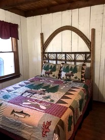 Rustic Cabin Retreat near Tallulah Falls, Perfect for an Escape to Georgia's Wilderness - Lakemont, Georgia - glamping.directory
