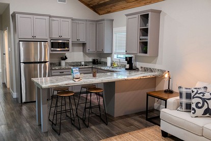 Deluxe Cabin Nestled in the Woods in Livingston, Texas - Livingston, Texas - glamping.directory