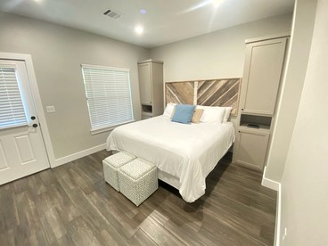 Deluxe Cabin Nestled in the Woods in Livingston, Texas - Livingston, Texas - glamping.directory