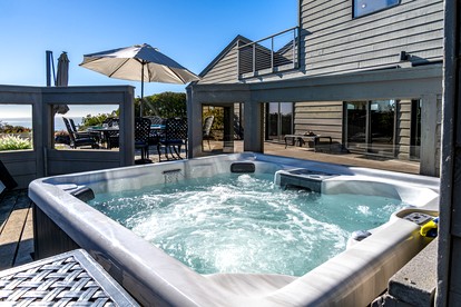 Cosy Cottage with Stunning Views in Bodega Bay, California - Bodega Bay, California - glamping.directory