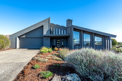 Cosy Cottage with Stunning Views in Bodega Bay, California - glamping.directory