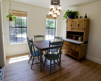 Stylish Hill Country Cabin for Relaxing Texas Vacations - Wimberley, Texas - glamping.directory