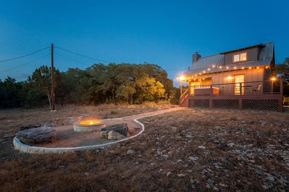 Stylish Hill Country Cabin for Relaxing Texas Vacations - Wimberley, Texas - glamping.directory
