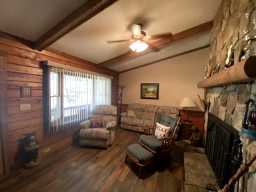 Rustic Log Cabin Rental near Chattahoochee National Forest, Georgia - Hiawassee, Georgia - glamping.directory