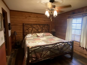 Rustic Log Cabin Rental near Chattahoochee National Forest, Georgia - Hiawassee, Georgia - glamping.directory