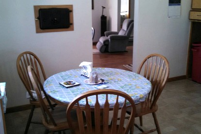 Family-Friendly Vacation Cottage with Hot Tub in Glenham, South Dakota - Glenham, South Dakota - glamping.directory