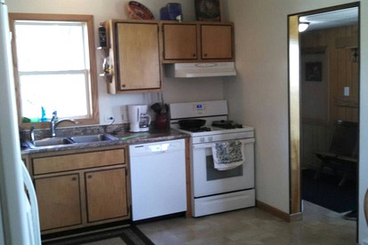 Family-Friendly Vacation Cottage with Hot Tub in Glenham, South Dakota - Glenham, South Dakota - glamping.directory