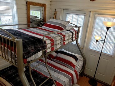 Cozy Tiny House Rental with Wi-Fi near Shenandoah National Park, Virginia - Mcgaheysville, Virginia - glamping.directory